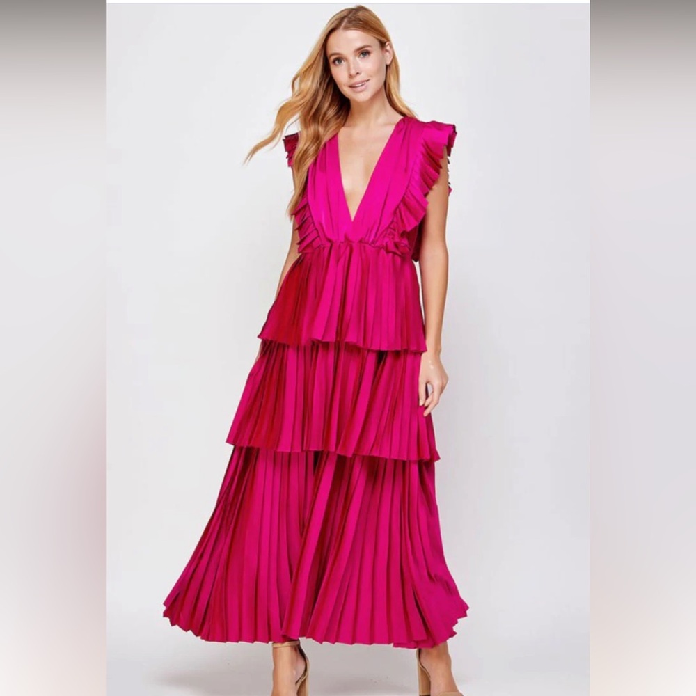 NWOT Confeté Tiered Magenta Formal Dress